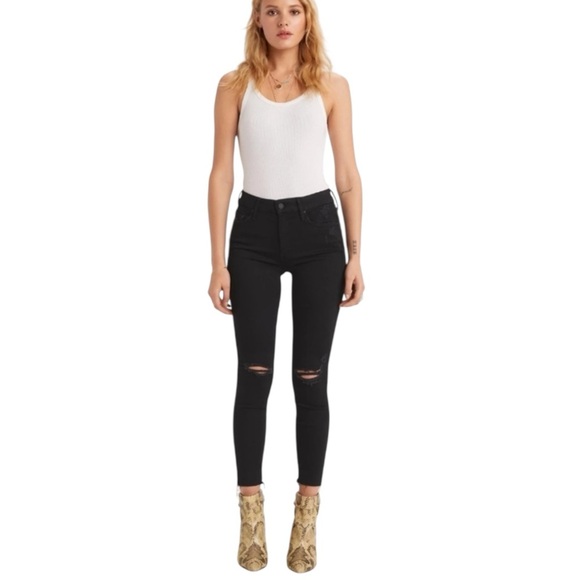 MOTHER Distressed High-Waisted Looker Jeans in Guilty as Sin Size 27 - Picture 1 of 10